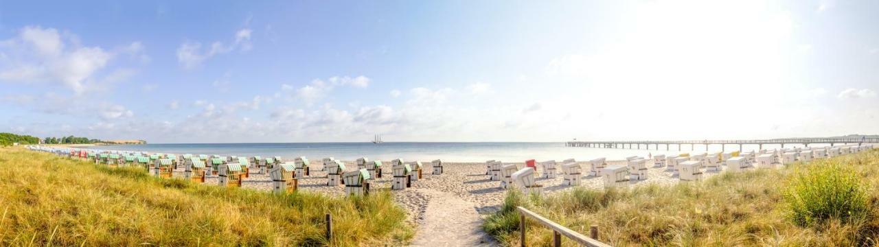 Dat Smucke Huus - Strandnah Unter Reet Boltenhagen  Exterior foto